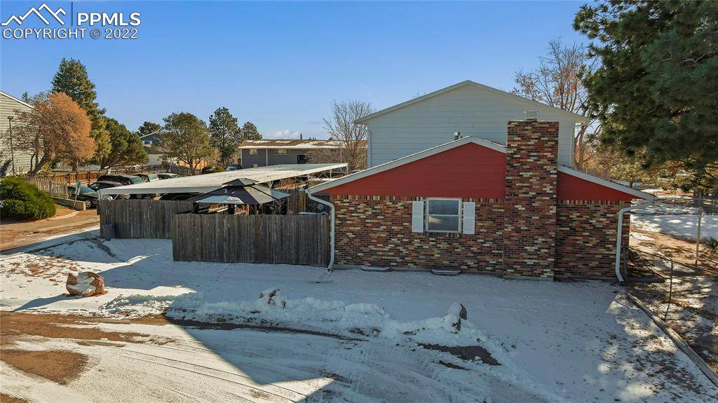 1258 Cree Drive - Photo 1