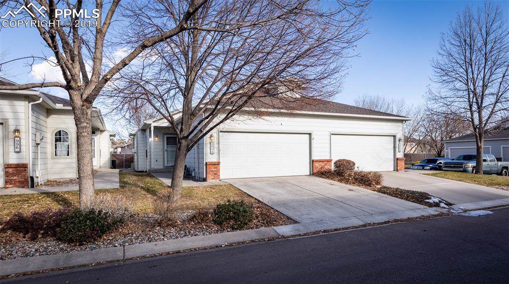 1004 Samuel Point - Photo 1