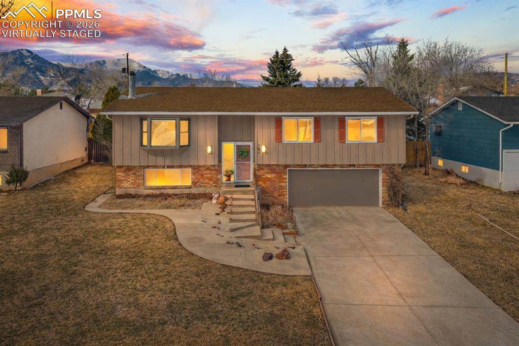 702 Paradise Lane - Photo 1