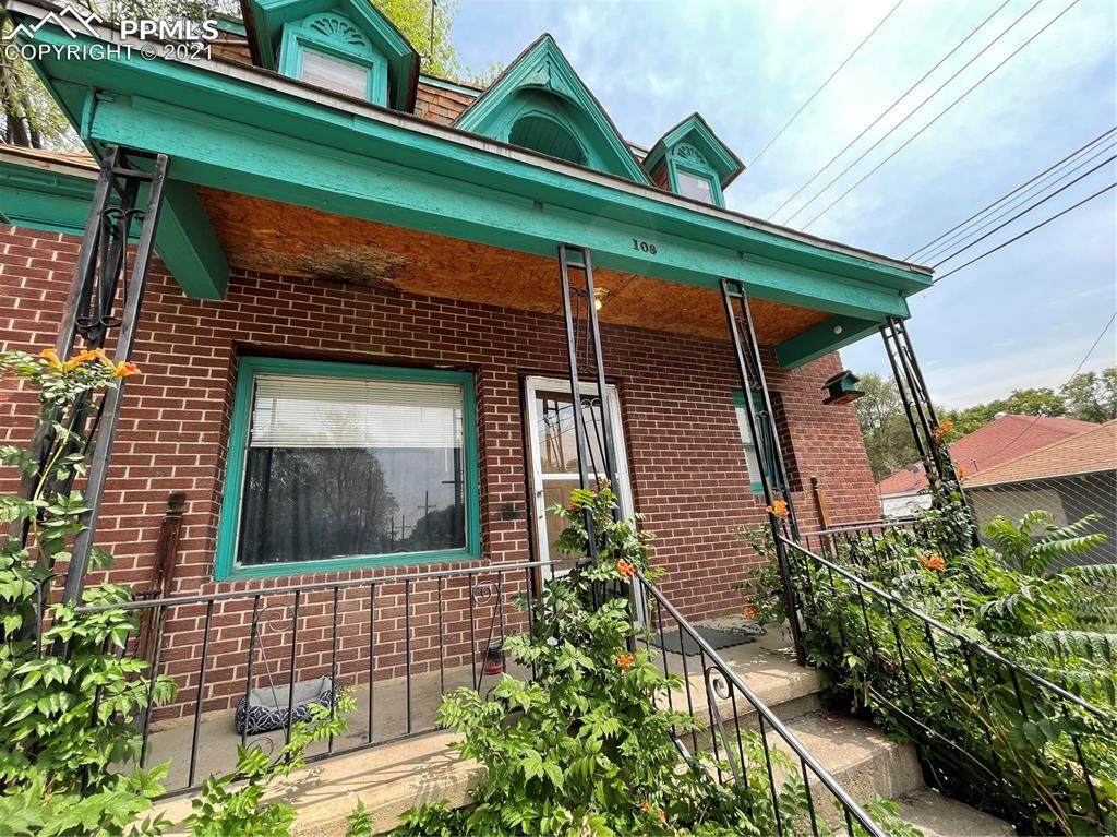 108 Iola Avenue - Photo 1