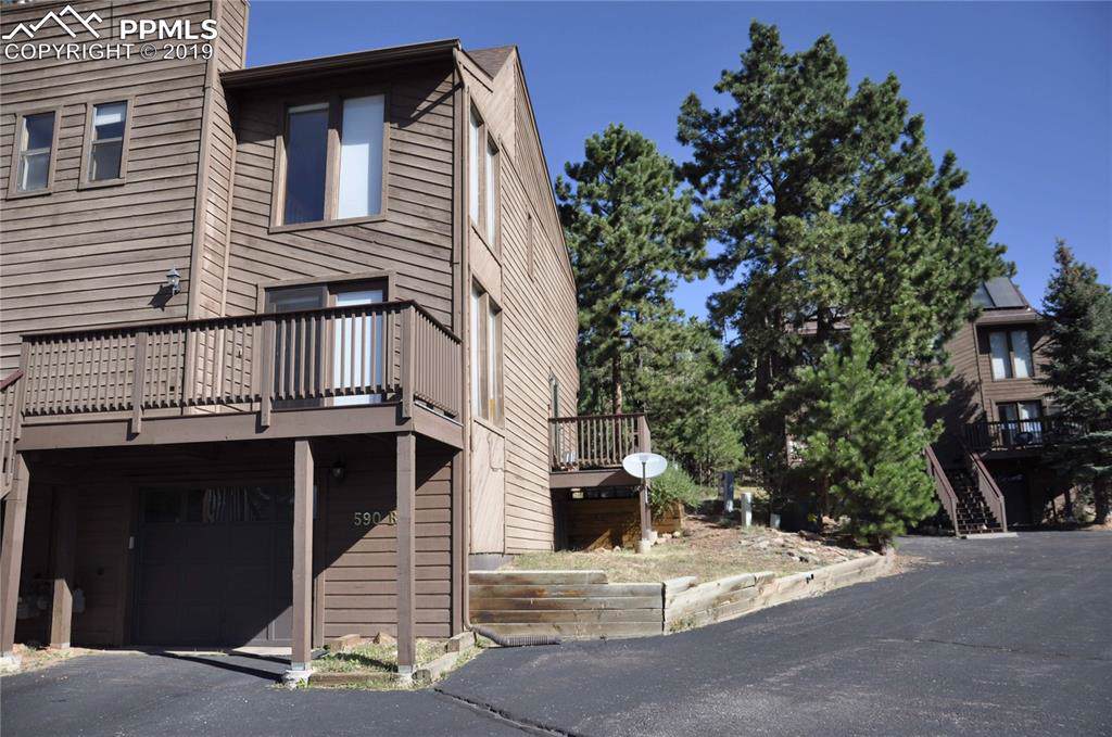 590 Greenway Court - Photo 1