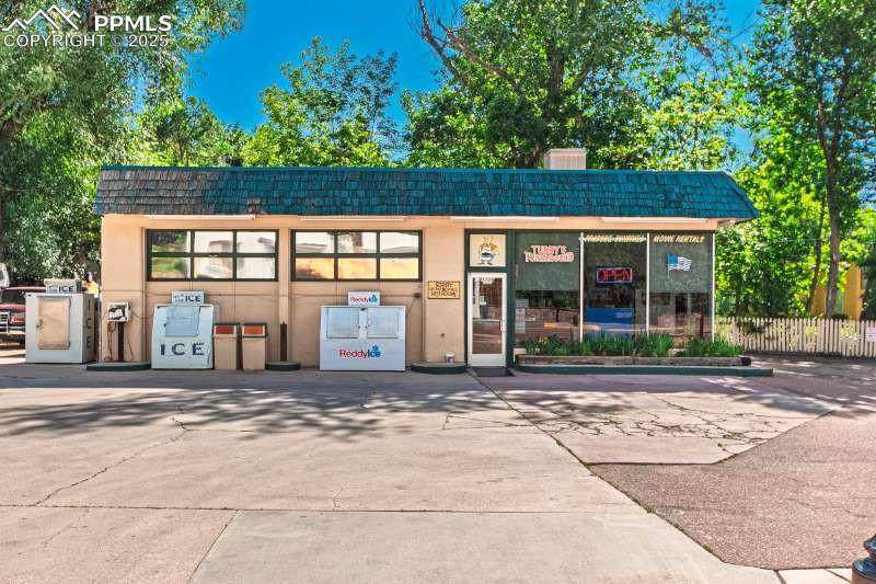 1106 Manitou Avenue - Photo 1