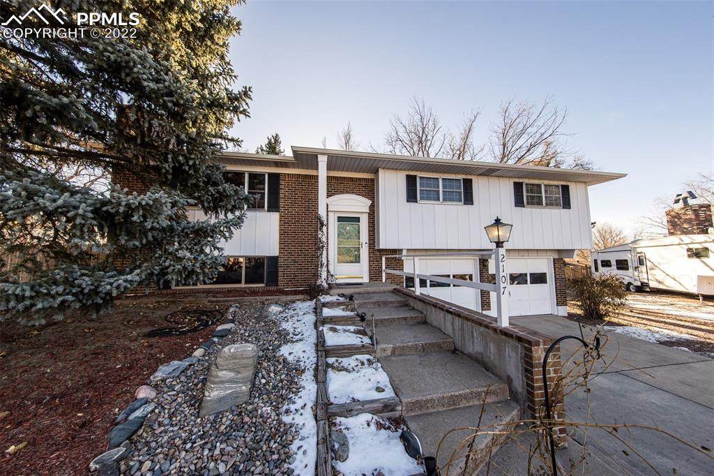 2107 Greenwich Circle - Photo 1