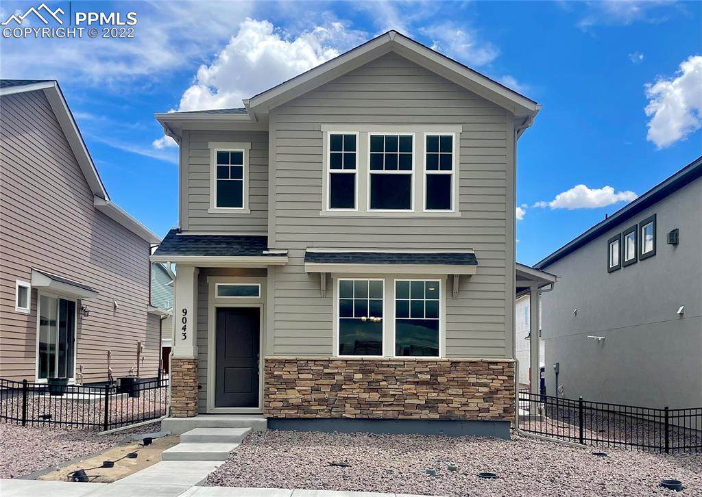 9043 Slinky Heights - Photo 1