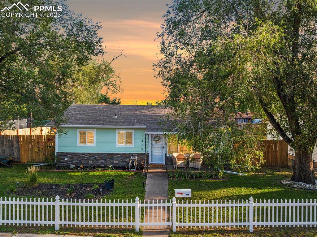 1315 Pando Avenue - Photo 1