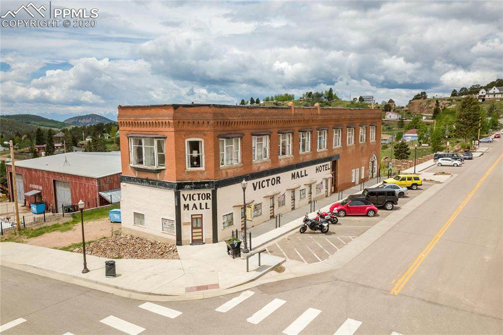 400 Victor Avenue - Photo 1