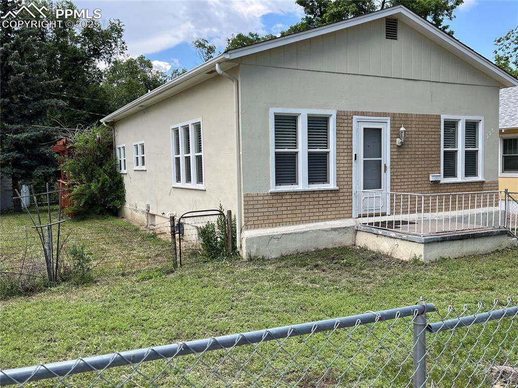 228 Hancock Avenue - Photo 1