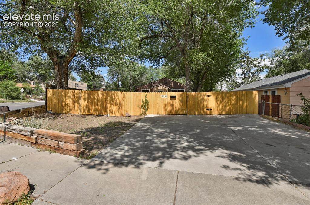 2631 Yampa Street - Photo 1