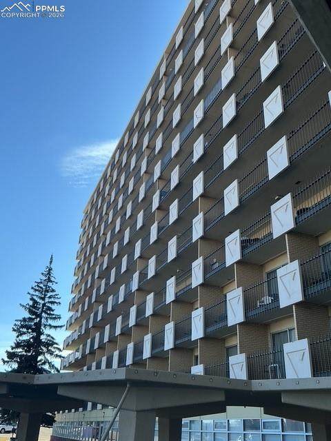 411 Lakewood Circle - Photo 1