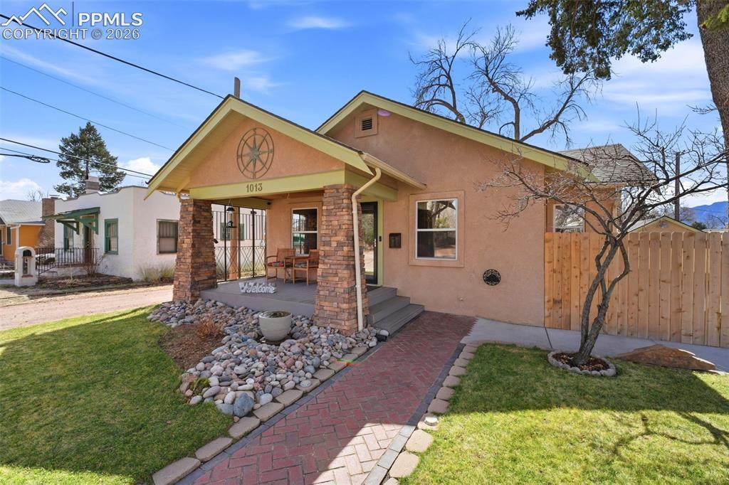 1013 Willamette Avenue - Photo 1