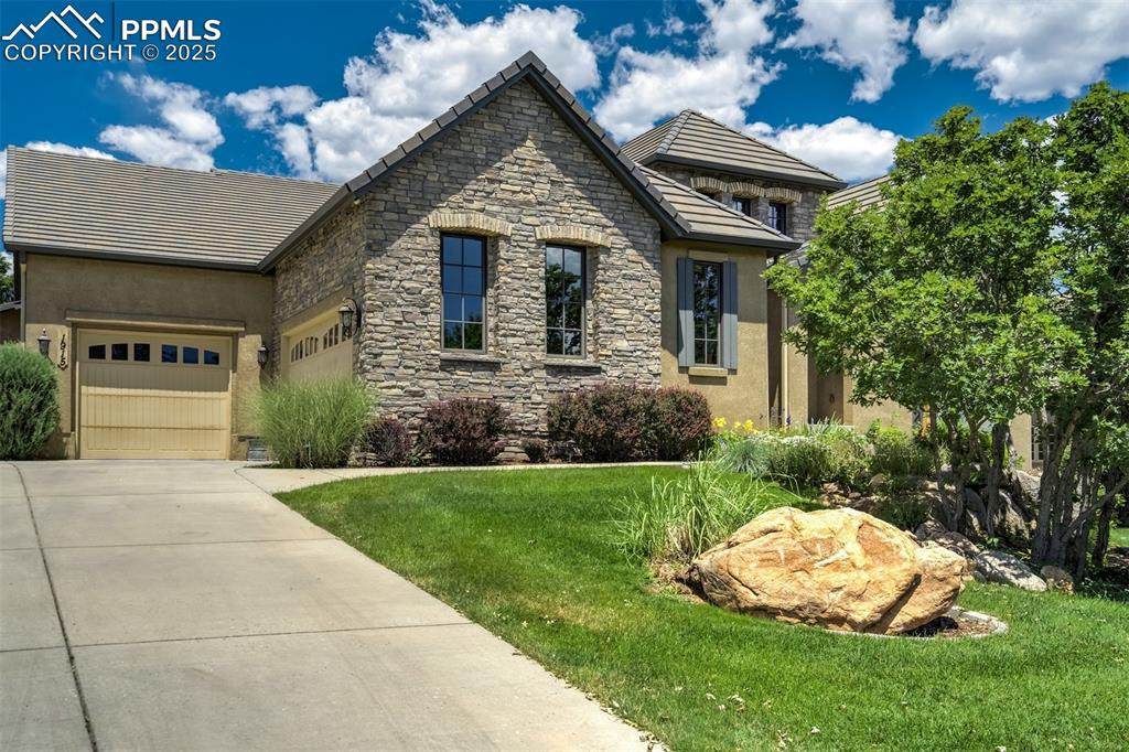 1915 Cantwell Grove - Photo 1