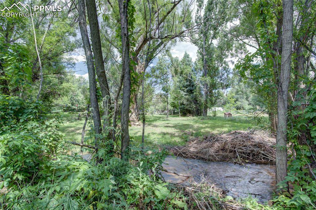 24 Thomas Lane - Photo 1