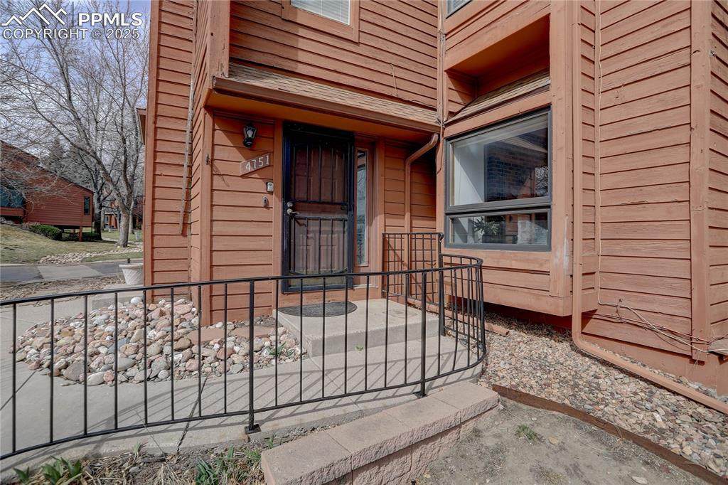 4751 Daybreak Circle - Photo 1