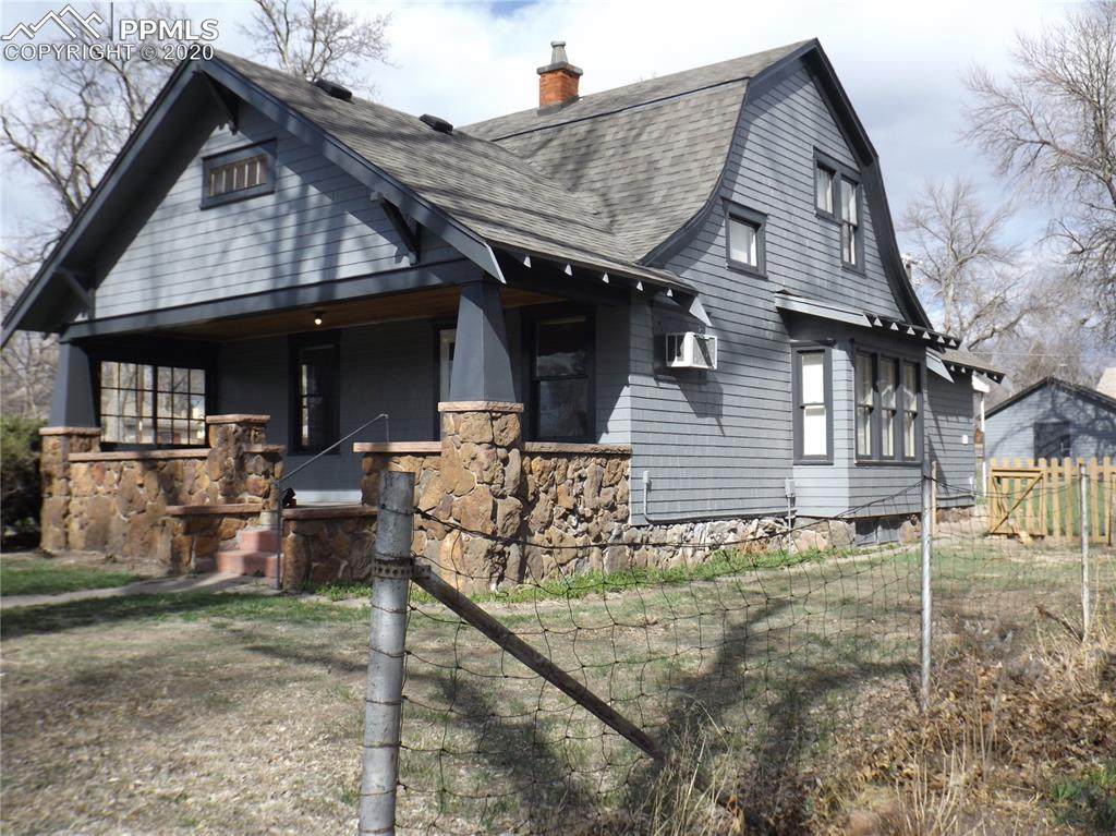 831 Custer Avenue - Photo 1