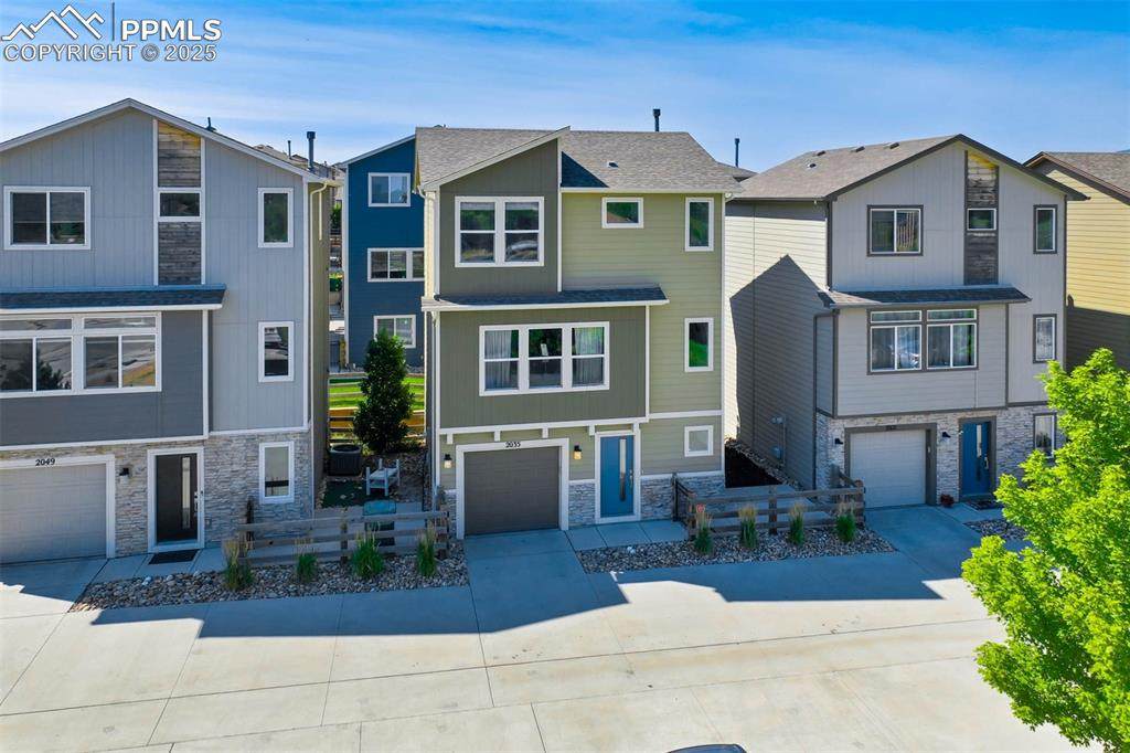 2035 Corker View - Photo 1