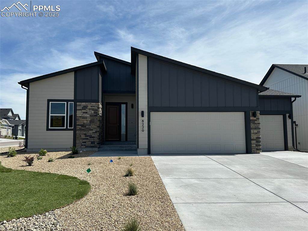 8220 Nat Love Drive - Photo 1