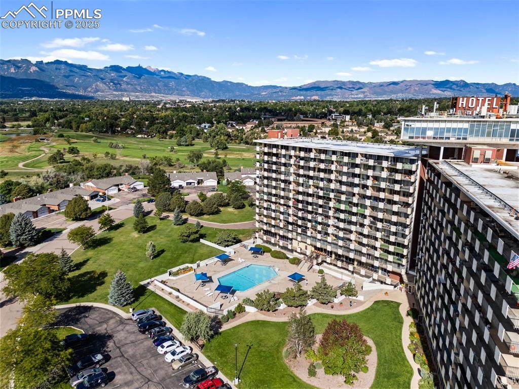 411 Lakewood Circle - Photo 1