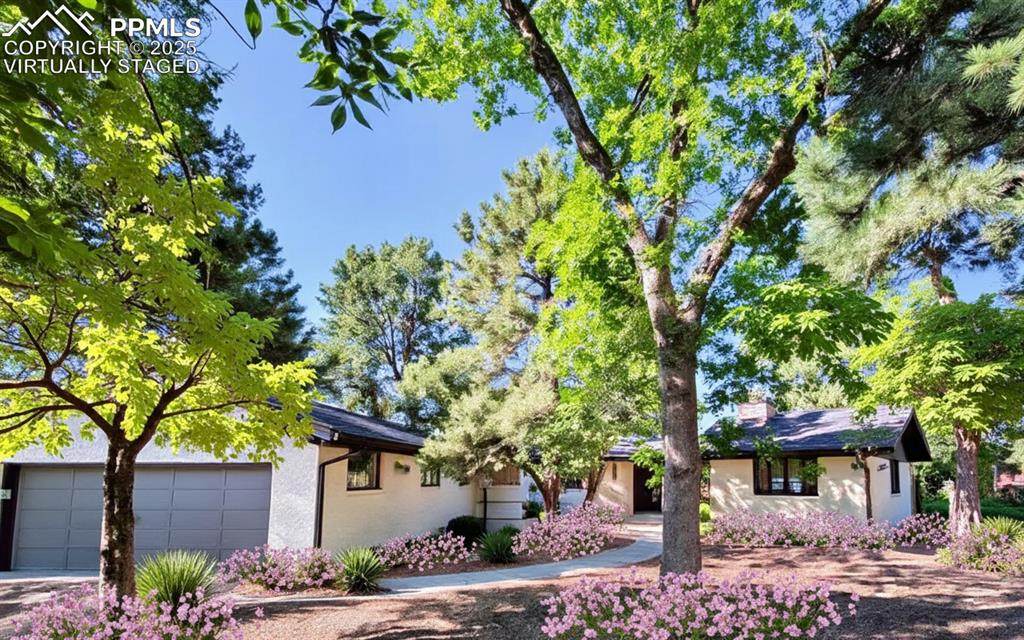 25 Cheyenne Mountain Boulevard - Photo 1