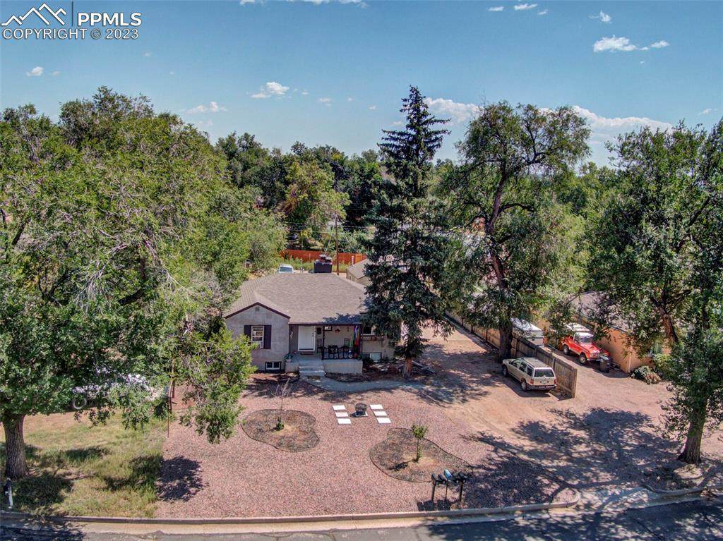 1015 Iowa Avenue - Photo 1