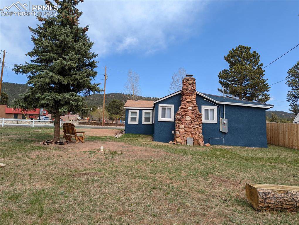 404 Scott Avenue - Photo 1