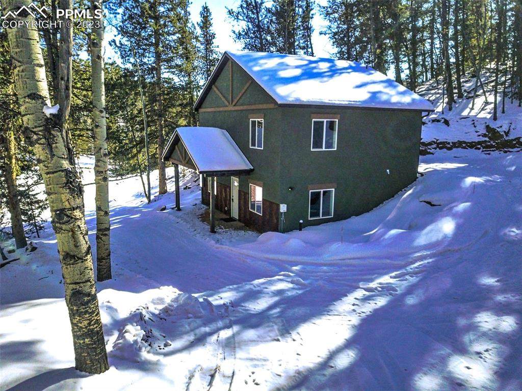 762 Wellington Drive - Photo 1