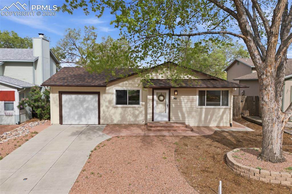 961 Columbine Avenue - Photo 1