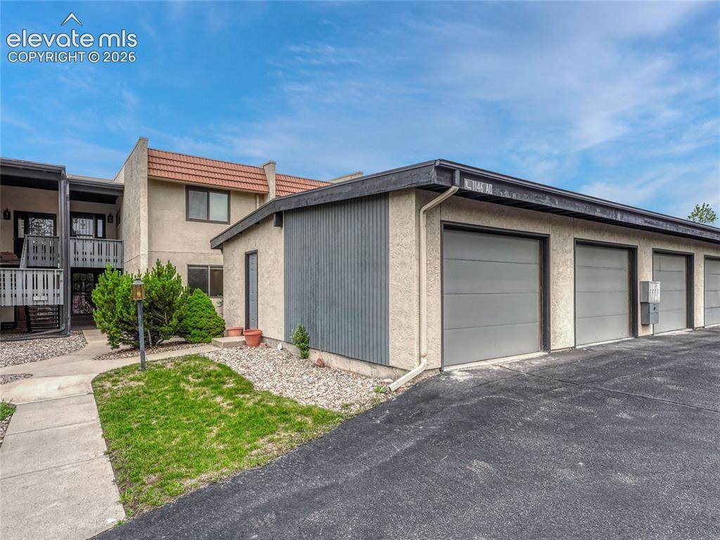 1146 Fontmore Road - Photo 1