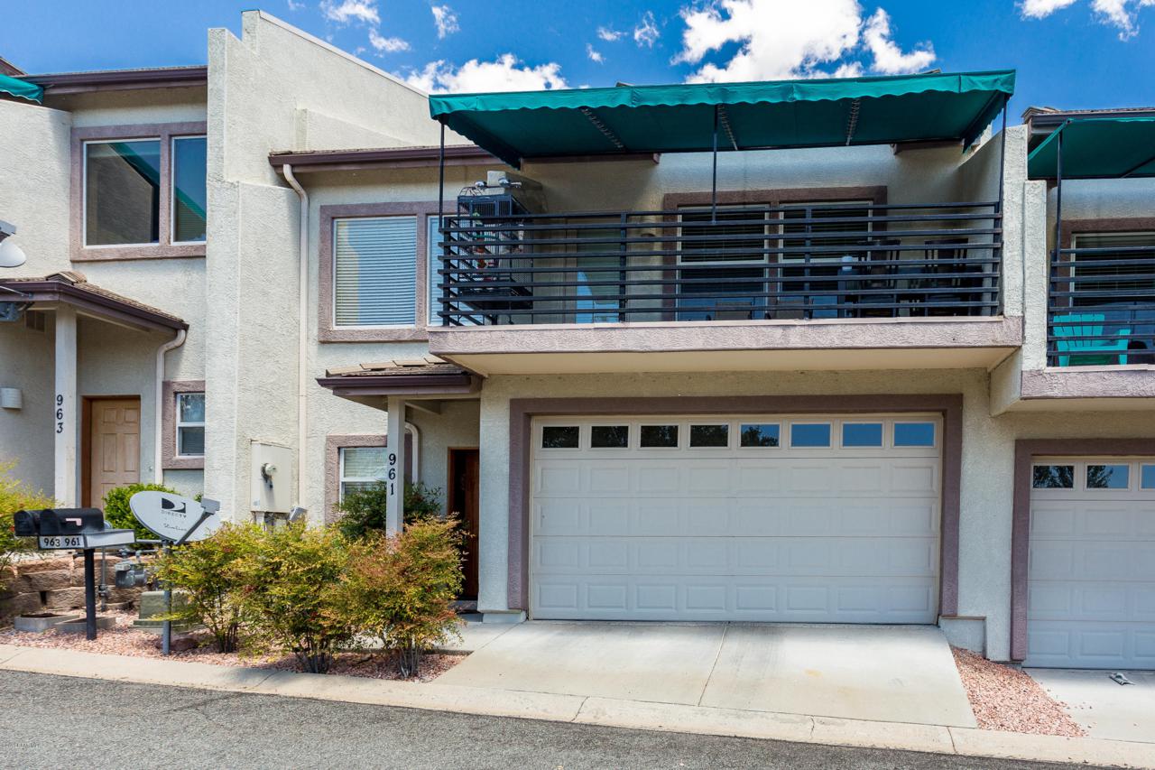 961 Rolling Green Road - Photo 1