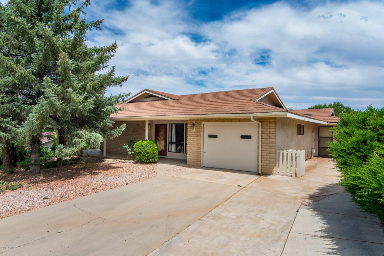 729 Navajo Drive - Photo 1