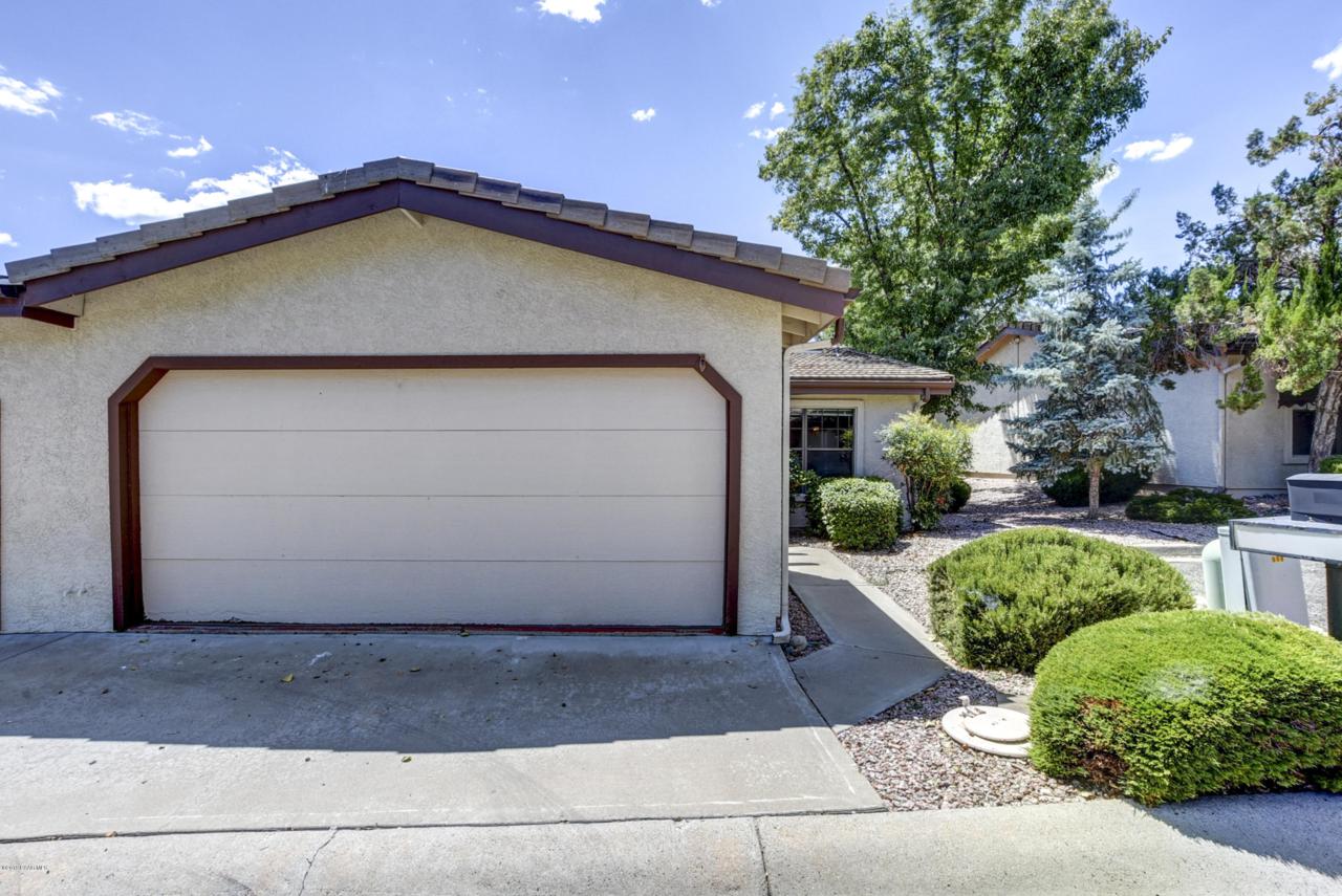 932 Rolling Green Road - Photo 1