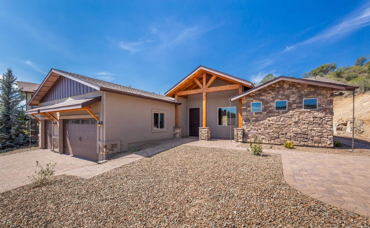682 Creekside Drive - Photo 1