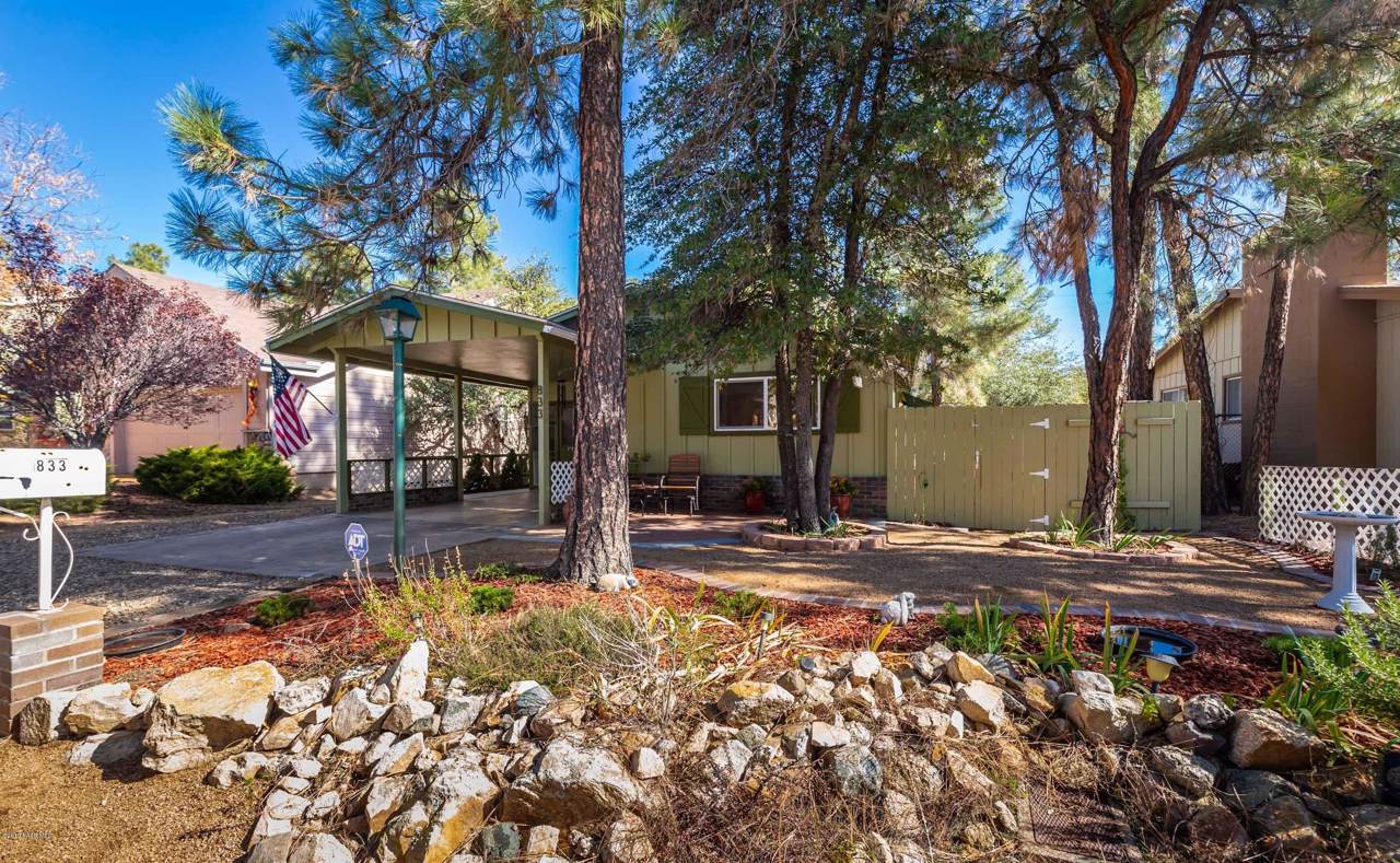 833 Hemlock Avenue - Photo 1