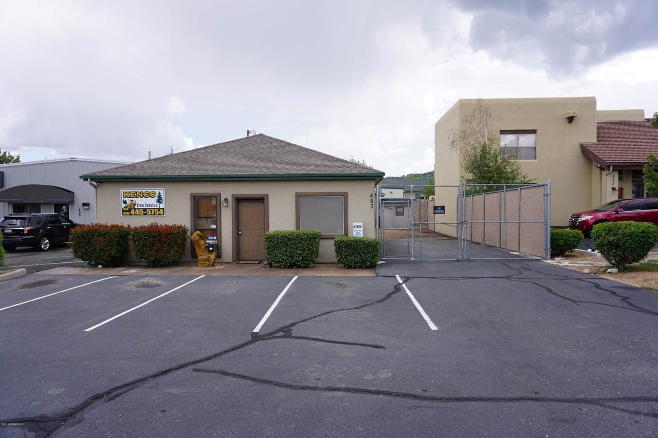 407 Arizona Avenue - Photo 1