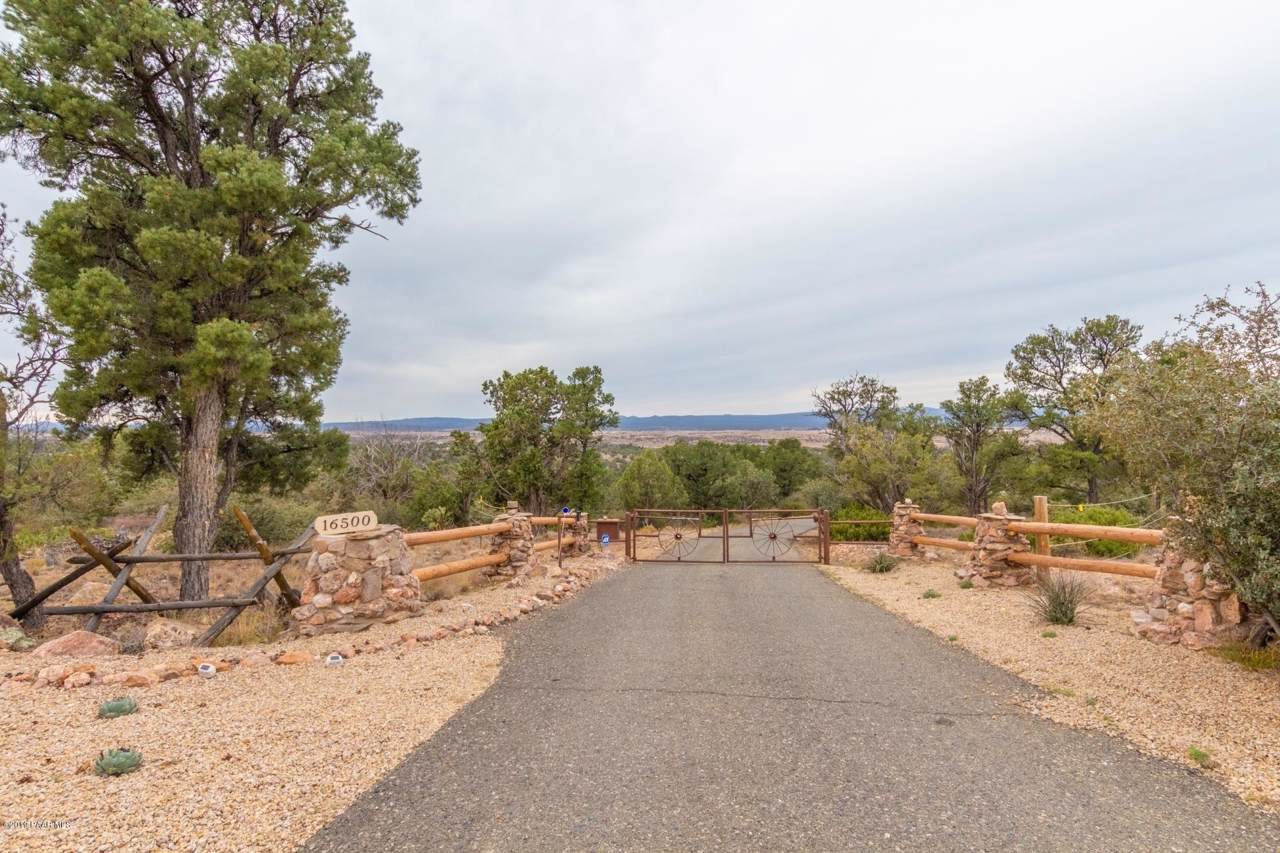 16500 Petroglyph Road - Photo 1