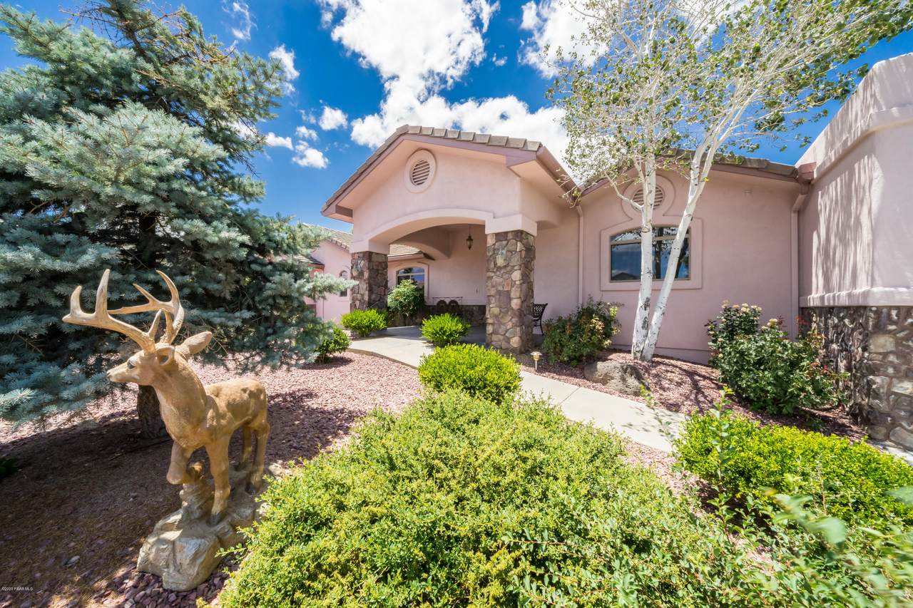 1065 Longview Drive - Photo 1
