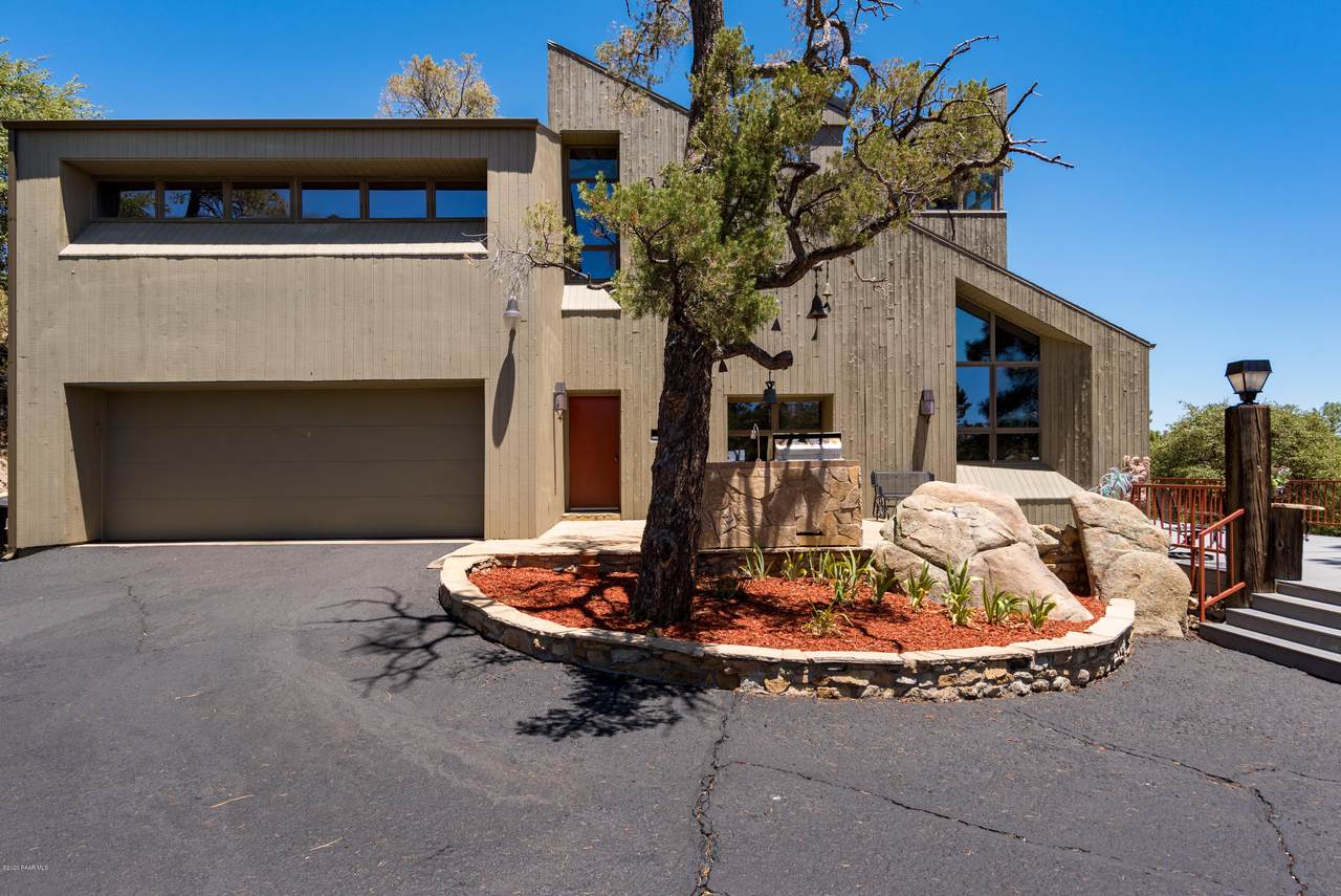 1937 Sherwood Drive - Photo 1