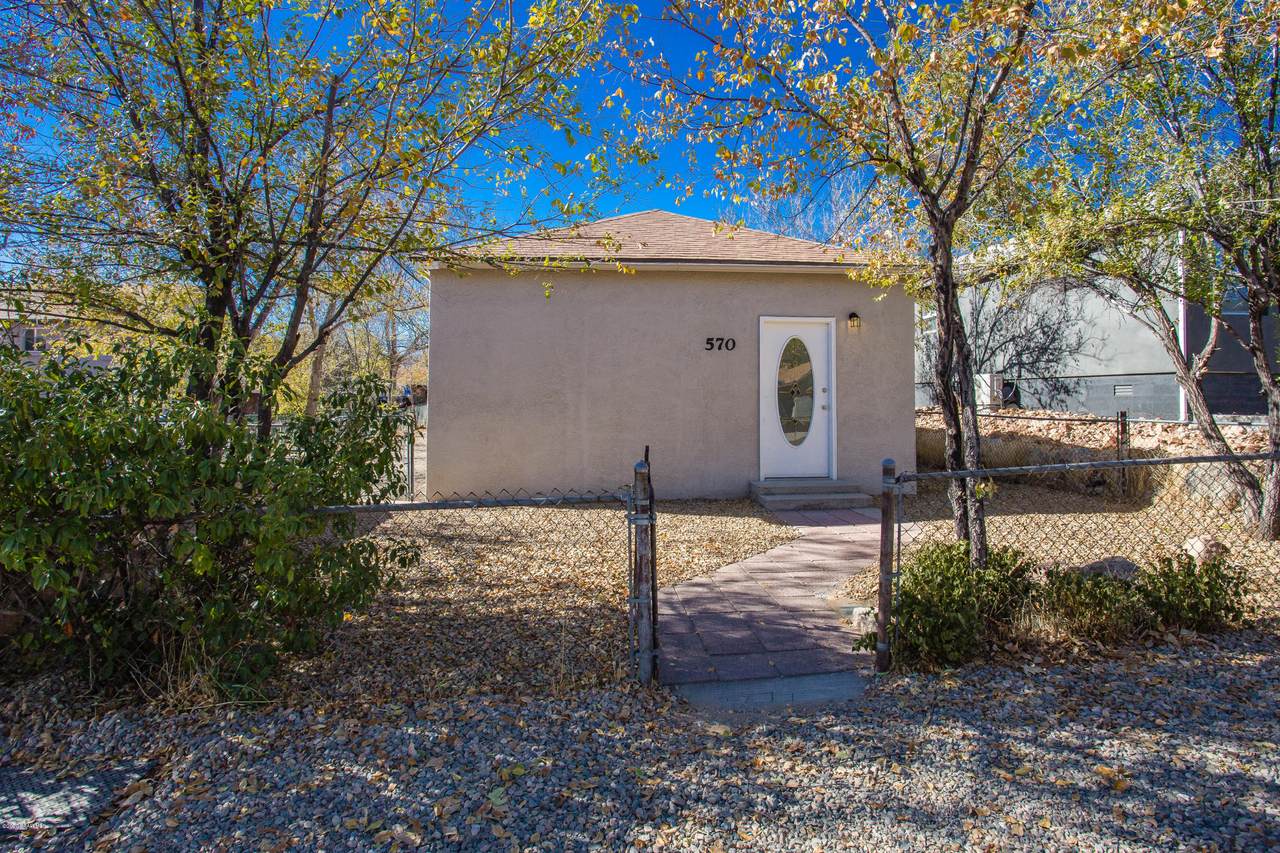 570 Lincoln Avenue - Photo 1