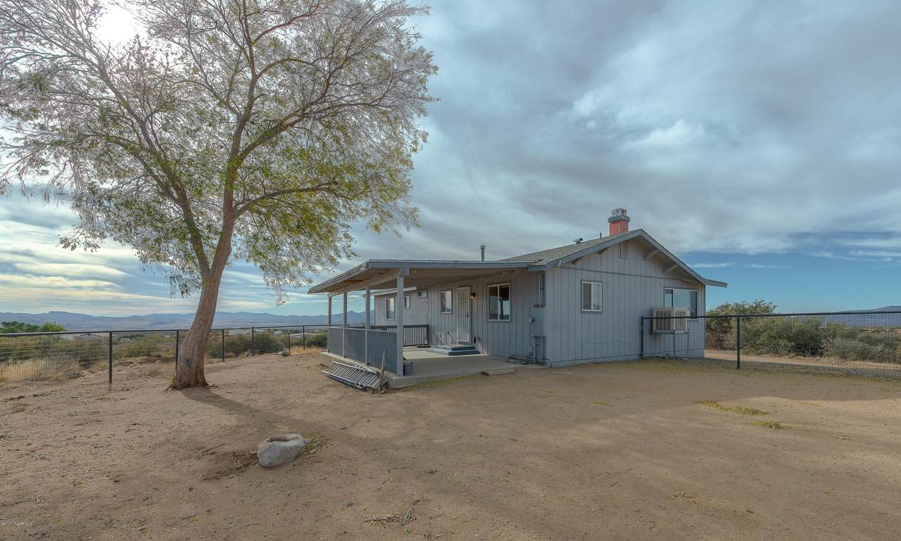 8750 Cantebury Drive - Photo 1