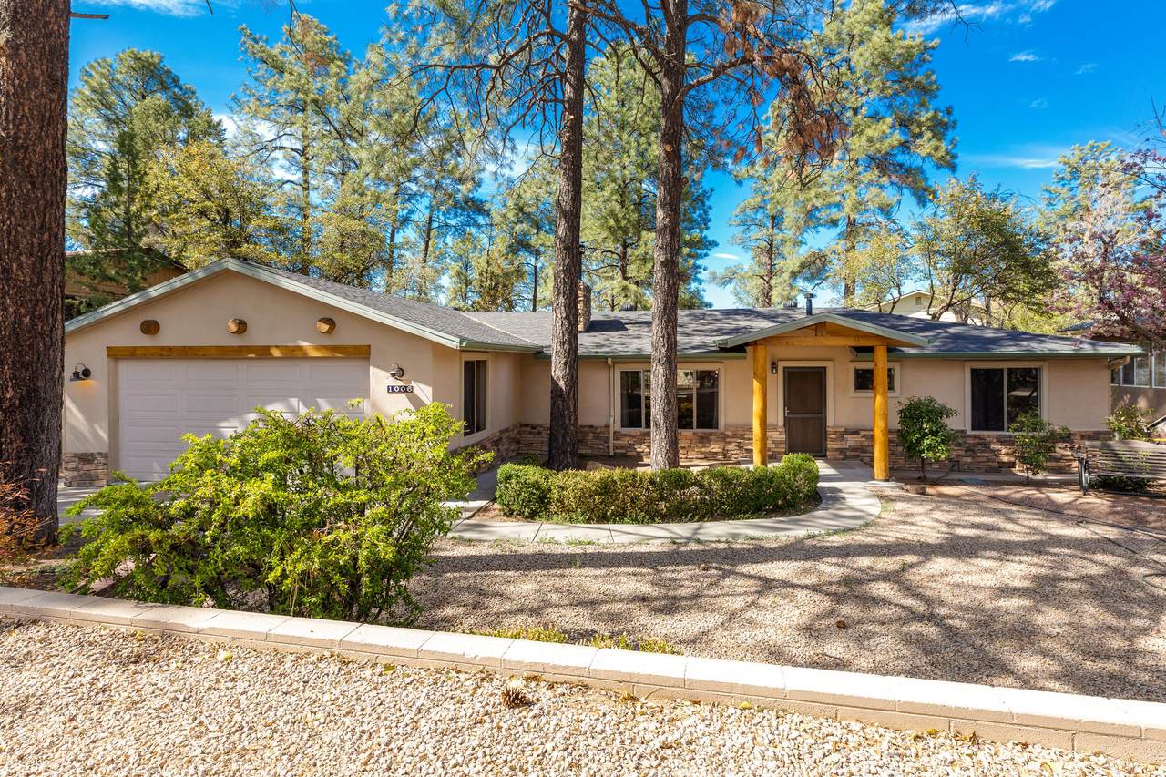 1006 Country Club Drive - Photo 1