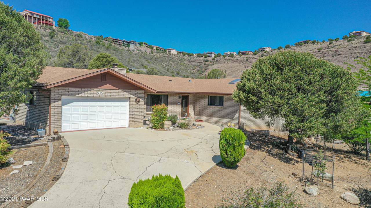 712 Sunrise Boulevard - Photo 1