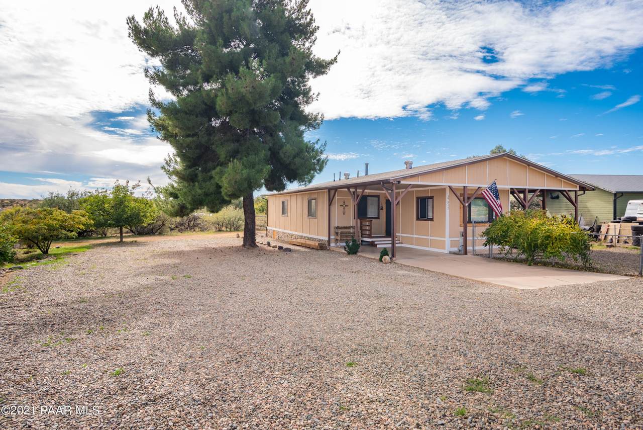 17511 Trails End Road - Photo 1