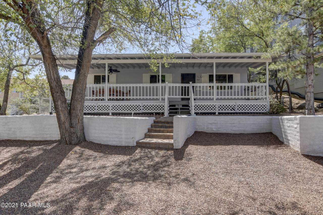 407 Hill Avenue - Photo 1
