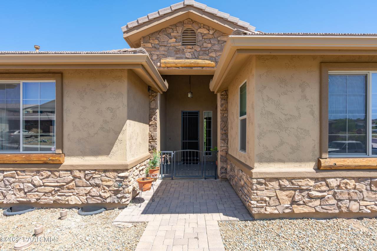 1018 Queen Ann Drive - Photo 1