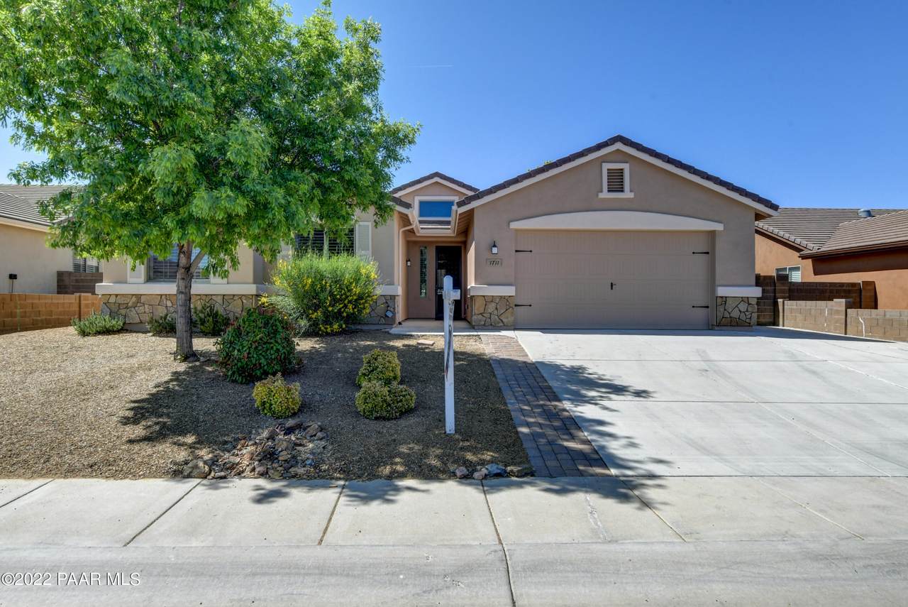 1711 Claire Street - Photo 1