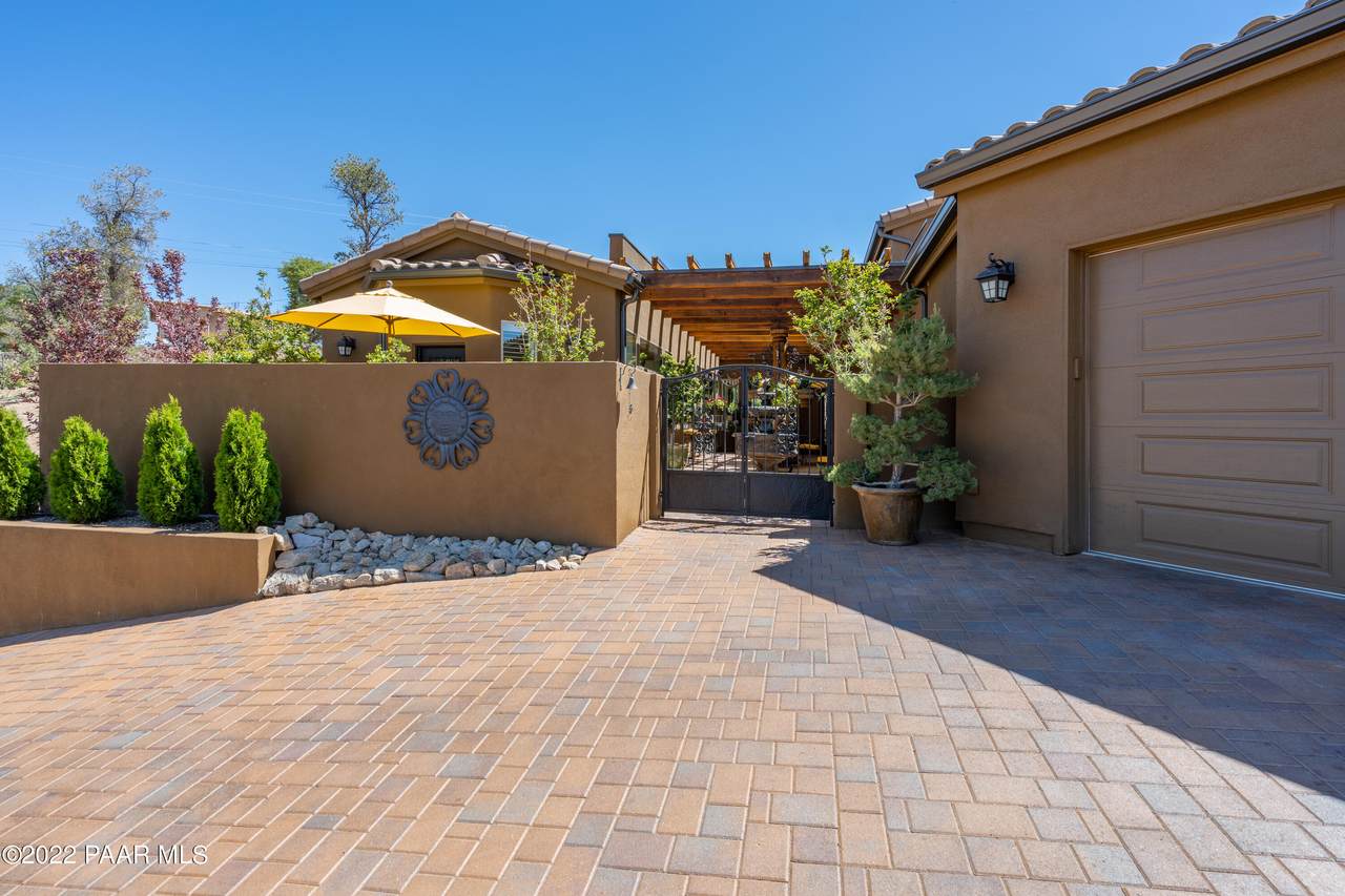 930 Adobe Way - Photo 1
