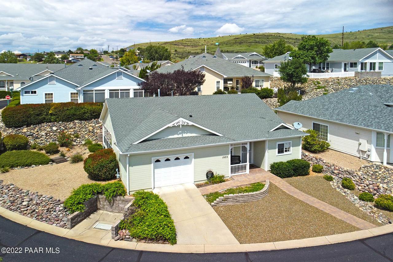 1933 Vine Road - Photo 1