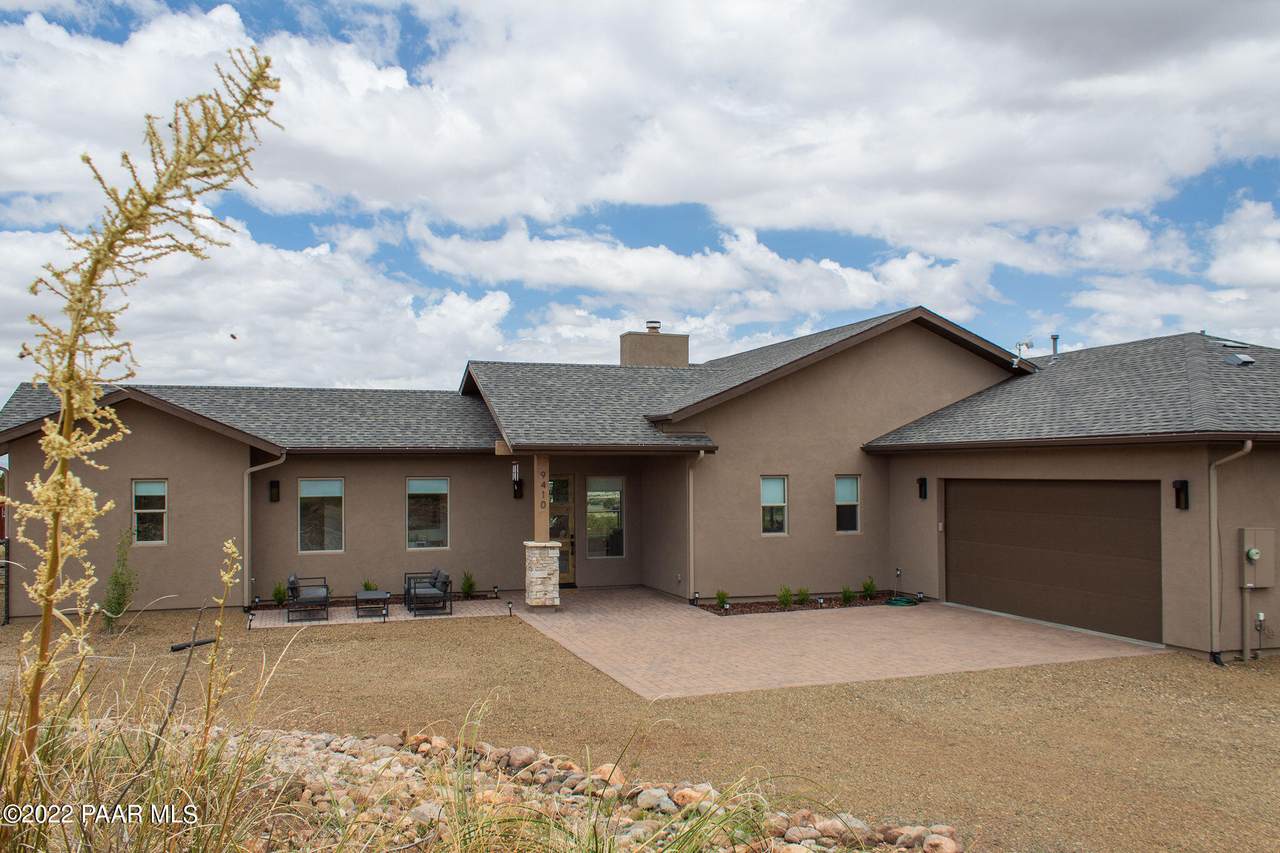 9410 Legend Hills Road - Photo 1