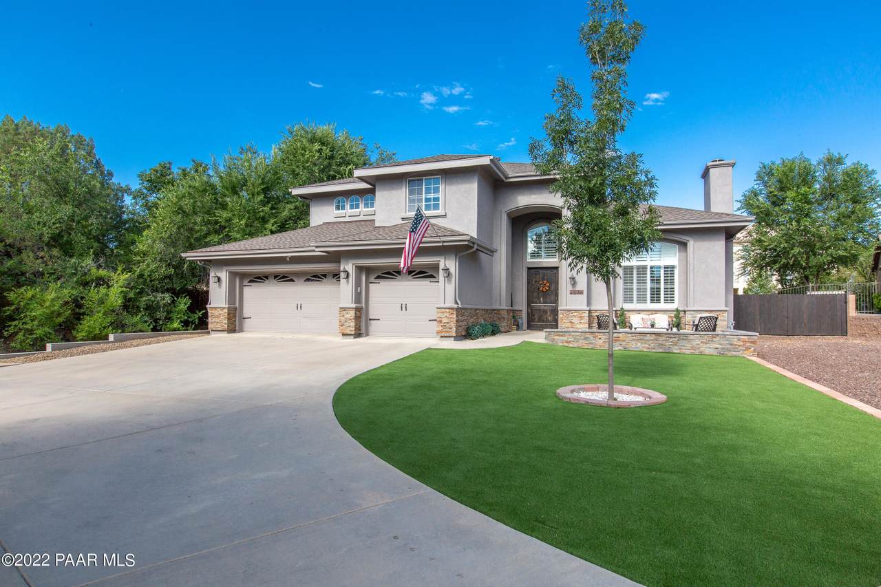 1674 Eagle Cliff - Photo 1