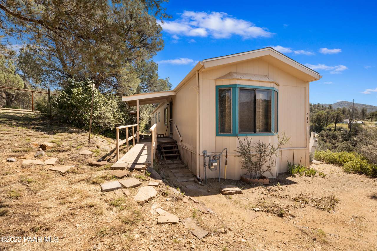 735 Emerald Trail - Photo 1