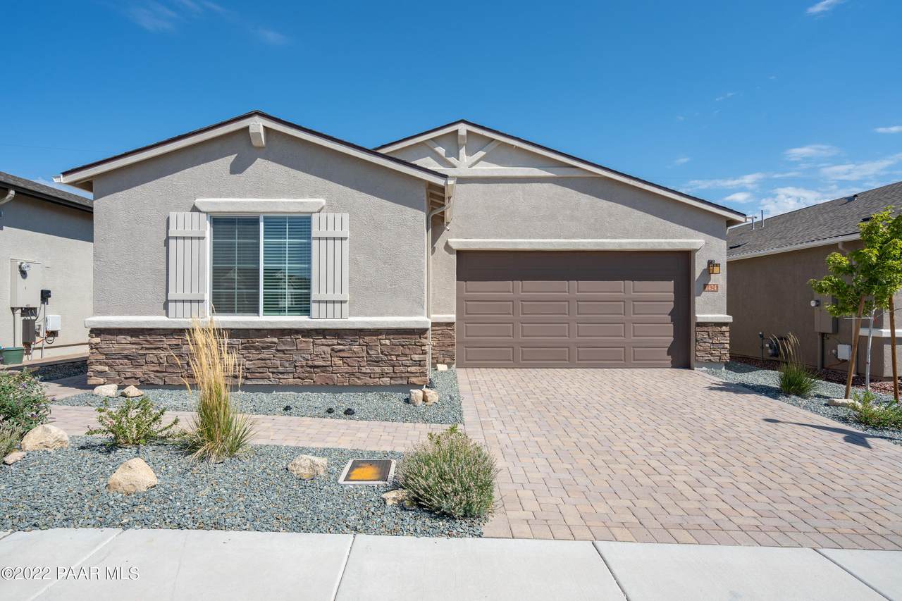 1424 Amethyst Lane - Photo 1